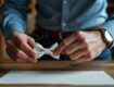 apprenez à réaliser un nœud papillon en papier en seulement trois minutes grâce à notre guide rapide et efficace. idéal pour les événements improvisés ou pour ajouter une touche originale à votre tenue, suivez nos étapes simples et amusez-vous à personnaliser votre accessoire en un temps record.