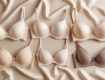 découvrez comment porter un soutien-gorge bandeau sous des vêtements transparents pour allier confort et élégance en toute confiance.